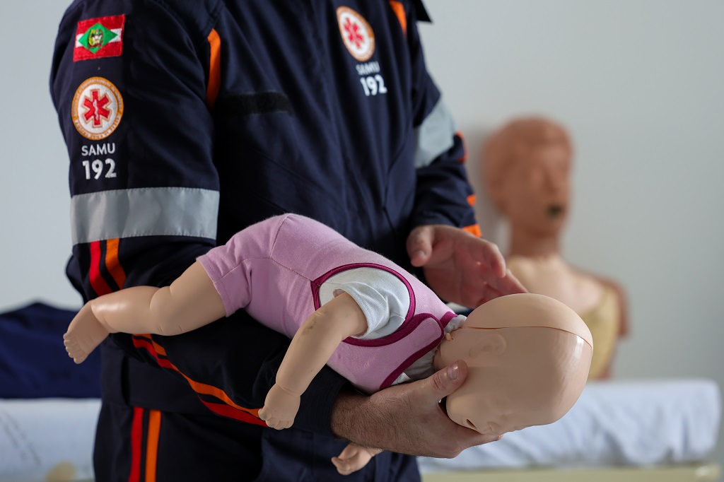 E se alguém se engasgar perto de você, o que fazer? - Jornal O São Paulo