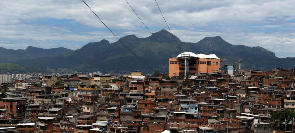 Da favela à mudança: jovem impulsiona educação e inclusão digital no Brasil  - Jornal O São Paulo