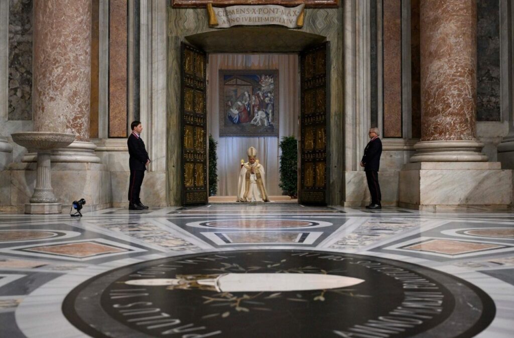 Papa Leão XIV fecha a última Porta Santa e pede uma Igreja aberta e ‘em caminho’ - Jornal O São Paulo