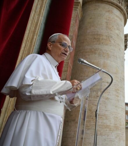 Papa no Angelus: em vez da indústria da guerra se afirme o artesanato da paz - Jornal O São Paulo