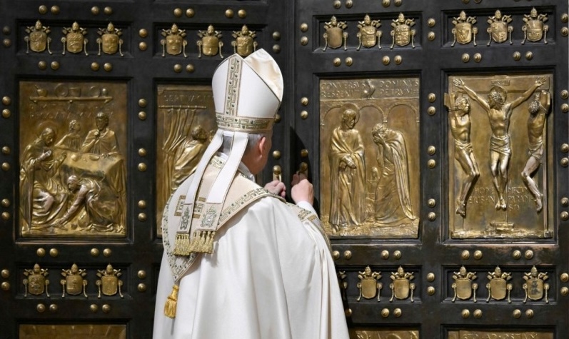Papa Leão XIV fecha a última Porta Santa e pede uma Igreja aberta e ‘em caminho’ - Jornal O São Paulo