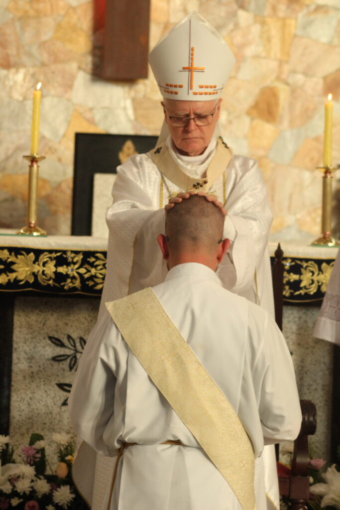 Cardeal Scherer ordena sacerdote o religioso saletino Fernando Bracioli - Jornal O São Paulo