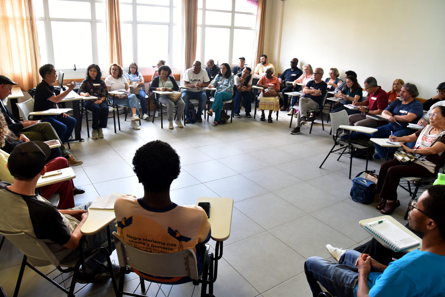 Equipe Arquidiocesana da CF 2026 entrega documento a vereadores de São Paulo sobre questões habitacionais