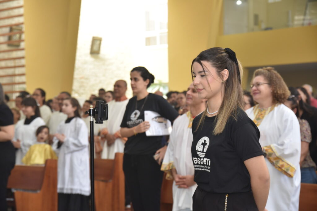 Entre o digital e o presencial: viver a fé em tempos on-life - Jornal O São Paulo