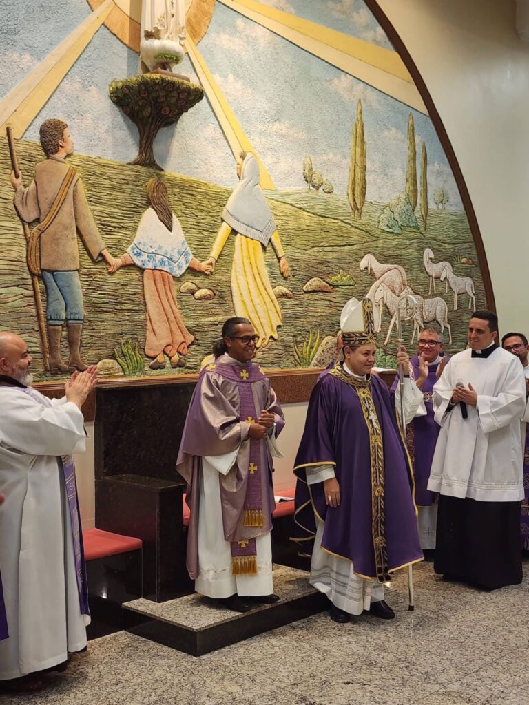 Dom Cícero dá posse a novos padres em paróquias da Região Belém - Jornal O São Paulo