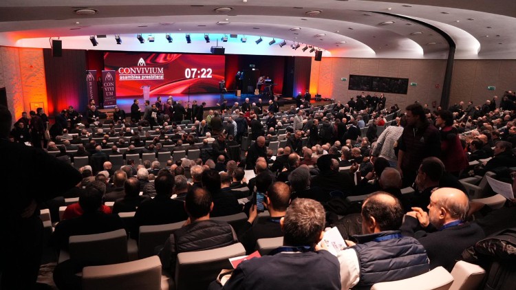 Papa exorta sacerdotes a ‘presença fiel e disponibilidade generosa’ - Jornal O São Paulo