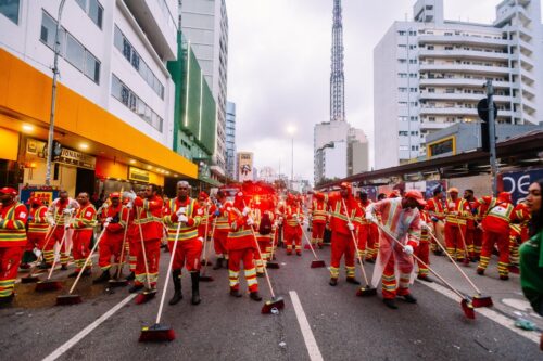 Limpeza urbana na capital paulista recolhe 674 toneladas de resíduos no carnaval - Jornal O São Paulo