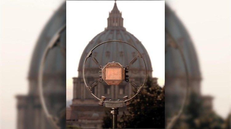 Para os 95 anos, a Rádio Vaticano renova a sua identificação sonora - Jornal O São Paulo