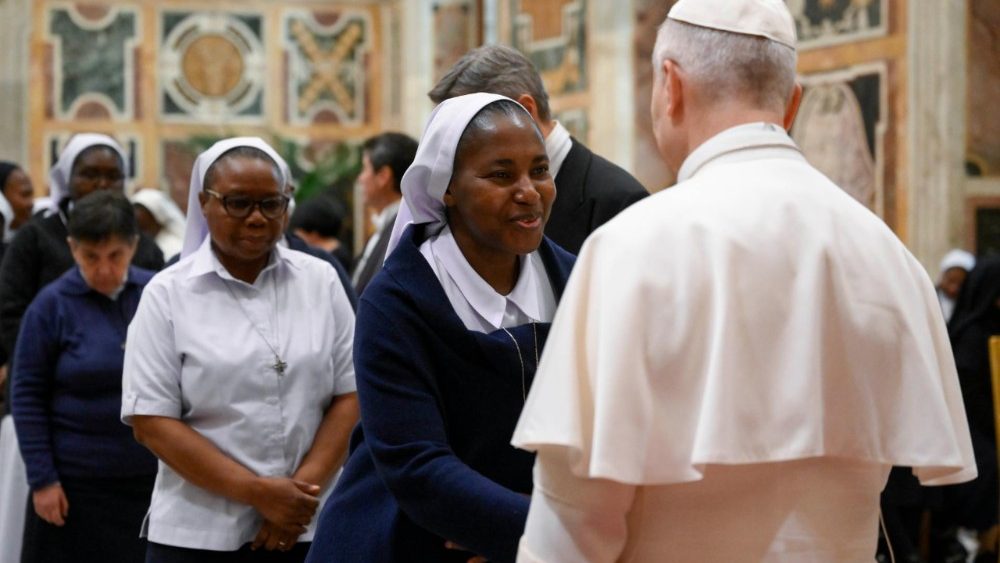 Leão XIV: a vida consagrada se sustenta na Eucaristia e na missão - Jornal O São Paulo