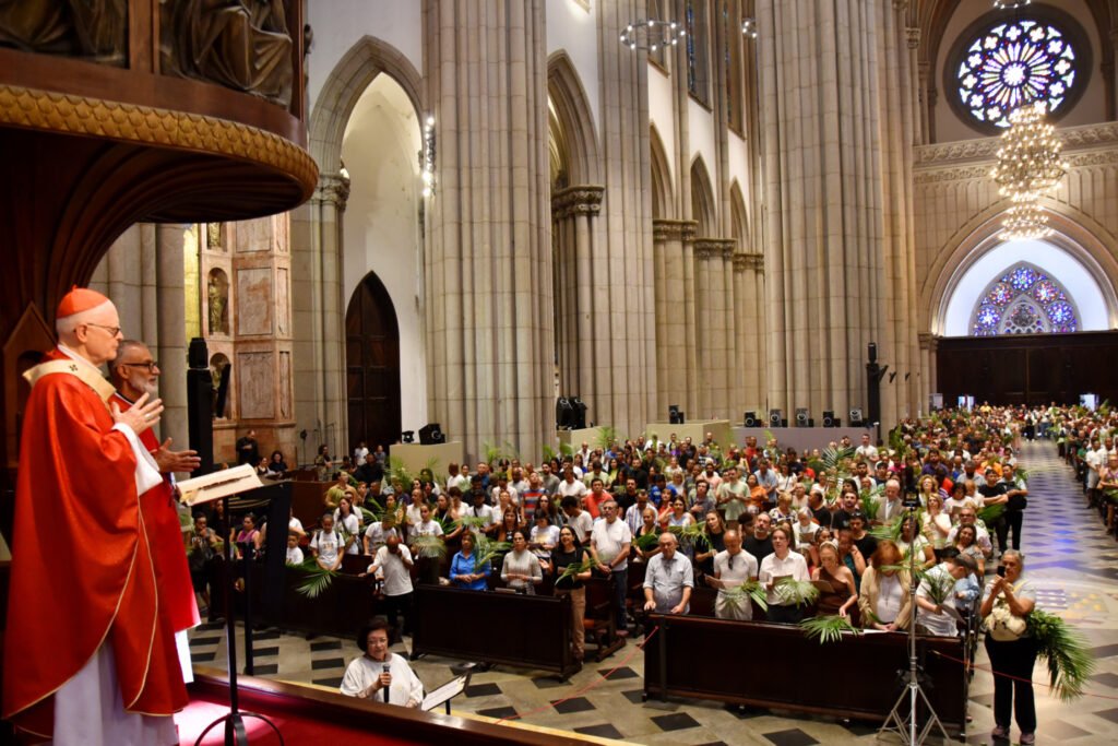 ‘Somos chamados a viver esta semana não como espectadores’, afirma Dom Odilo no Domingo de Ramos - Jornal O São Paulo