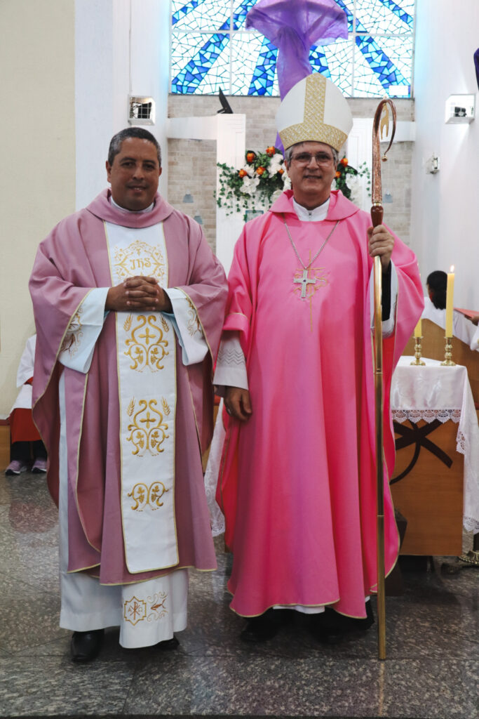 Posse de pároco, investidura de MESCs e reunião da comissão do Anúncio são destaques em Santana - Jornal O São Paulo