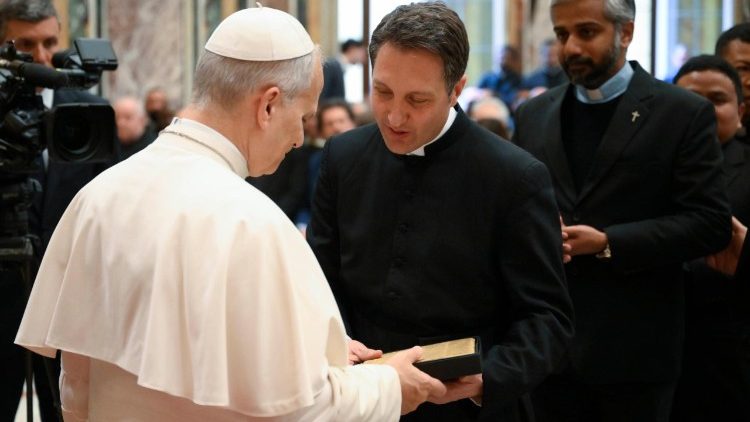 Papa: os cristãos responsáveis pelos conflitos armados fazem um exame de consciência? - Jornal O São Paulo