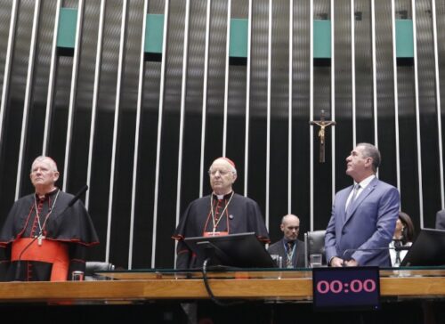 Sessão Solene na Câmara dos Deputados homenageia os 200 anos de relações diplomáticas entre o Brasil e a Santa Sé - Jornal O São Paulo