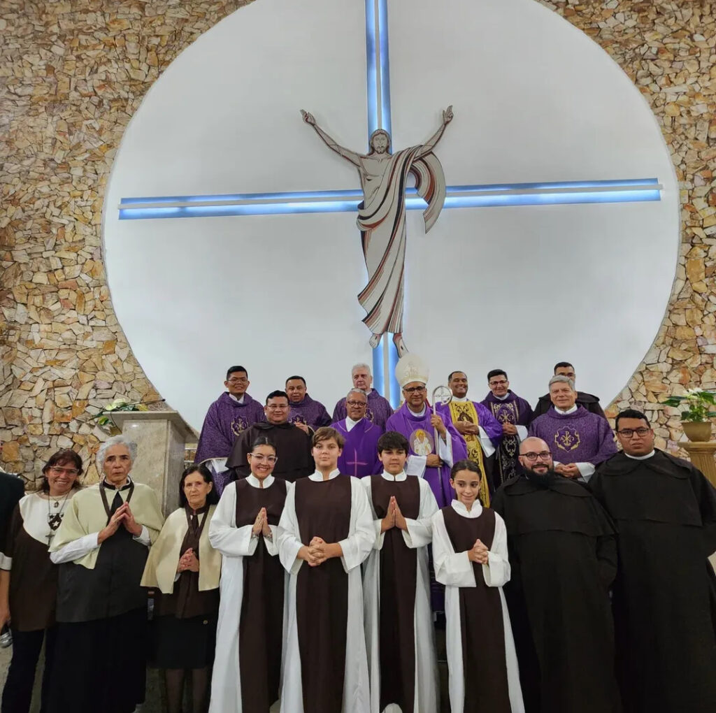 Dom Rogério dá posse a párocos em paróquas da Região Sé - Jornal O São Paulo