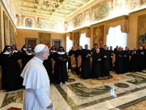 Leão XIV: num mundo individualista, cada mosteiro se torne uma “escola de serviço” - Jornal O São Paulo