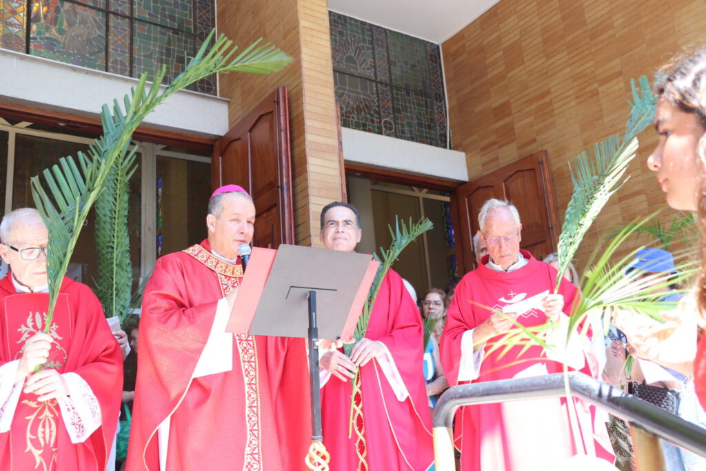 Dom Celso preside missa no Domingo de Ramos na Região Ipiranga - Jornal O São Paulo