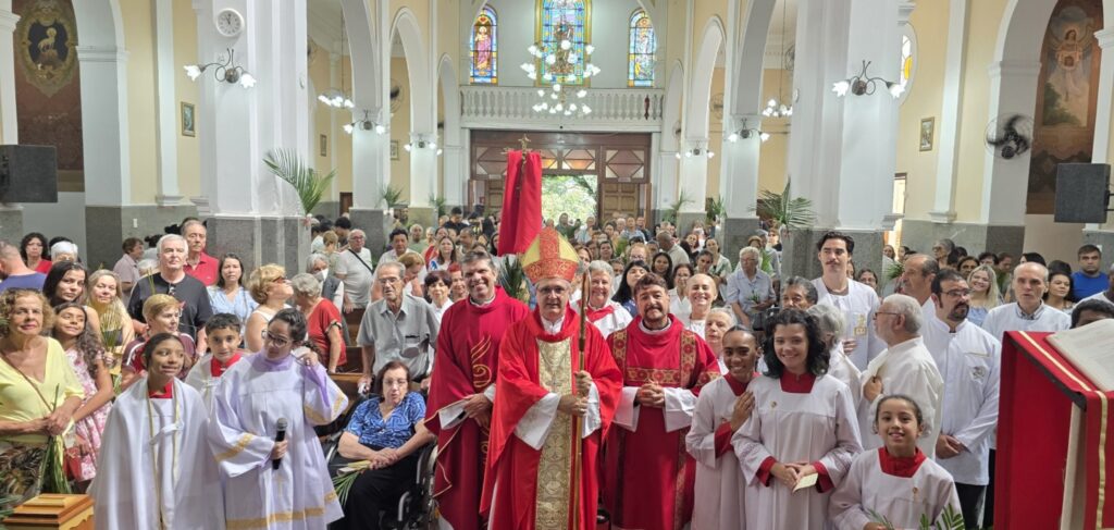 Dom Márcio Antonio preside missa do Domingo de Ramos na Paróquia São Pedro Apóstolo - Jornal O São Paulo