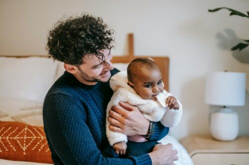 Sancionada a lei que amplia a licença-paternidade - Jornal O São Paulo