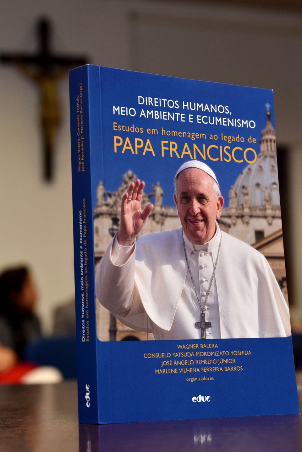 PUC-SP lança obra dedicada aos temas centrais do legado do Papa Francisco - Jornal O São Paulo