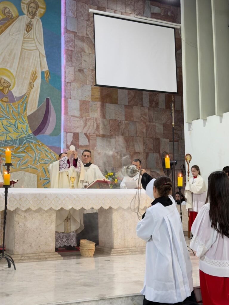 Na Solene Vigília Pascal, Dom Cícero exorta: ‘Levanta-te e deixa o túmulo” - Jornal O São Paulo