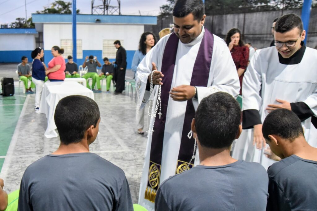 Na proximidade da Páscoa, missas na Fundação Casa levam o amor de Deus a adolescentes em ressocialização - Jornal O São Paulo