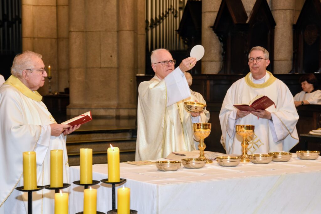 Páscoa: com o Cristo ressuscitado, passamos da morte para a vida nova pelo Batismo - Jornal O São Paulo