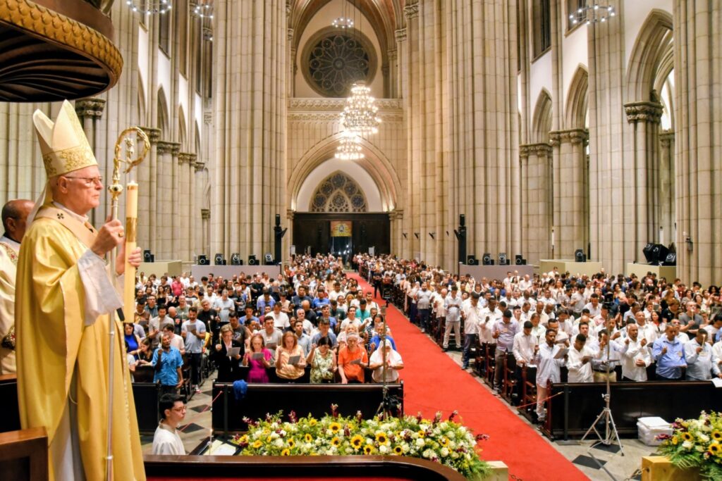 Páscoa: com o Cristo ressuscitado, passamos da morte para a vida nova pelo Batismo - Jornal O São Paulo