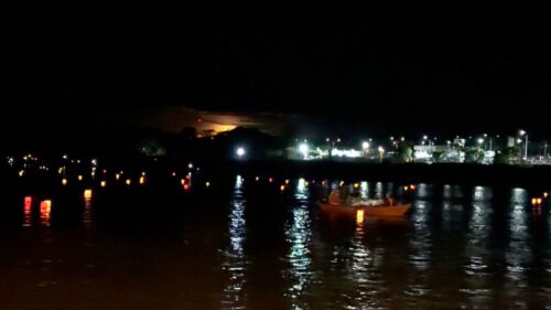 Pelo Rio Araguaia, barquinhos iluminados anunciam a Paixão de Cristo - Jornal O São Paulo