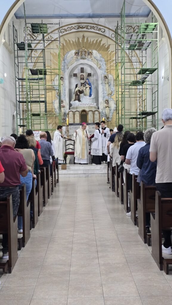 Dom Celso visita paróquias na Região Ipiranga e preside missa com crismas - Jornal O São Paulo
