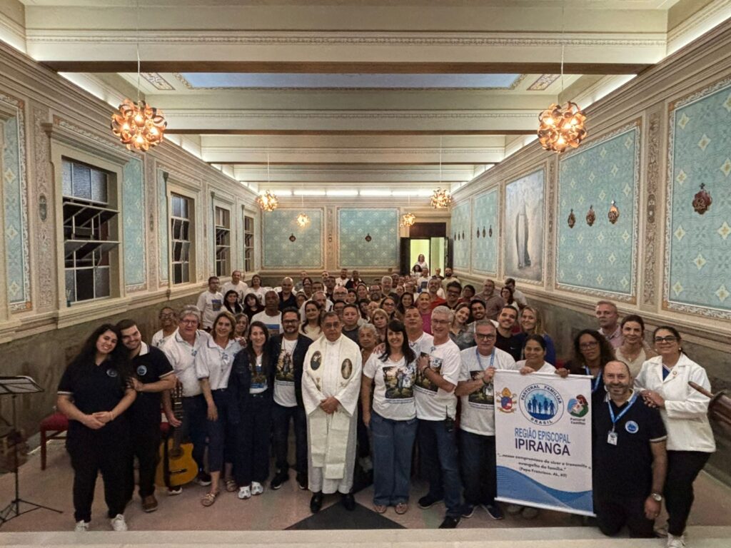 Dom Celso visita paróquias na Região Ipiranga e preside missa com crismas - Jornal O São Paulo