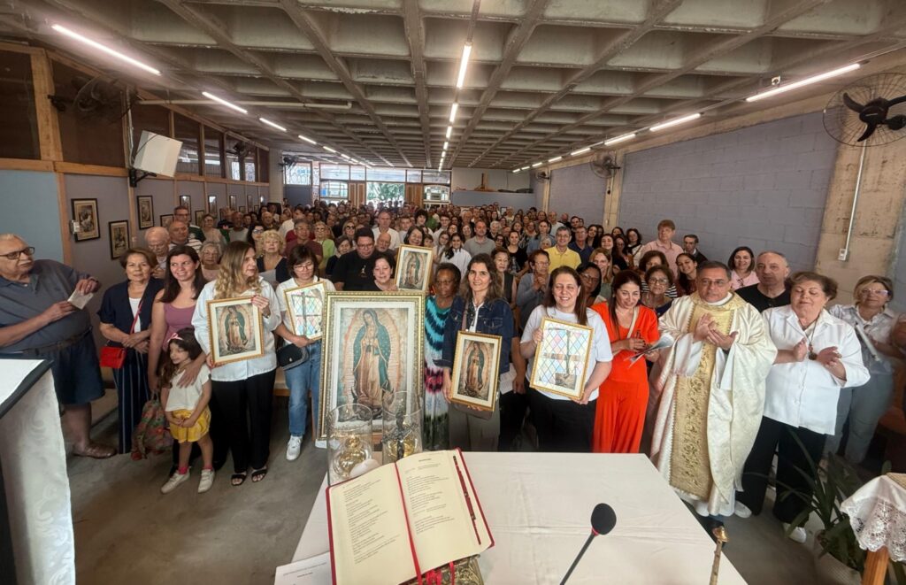 Dom Celso visita paróquias na Região Ipiranga e preside missa com crismas - Jornal O São Paulo