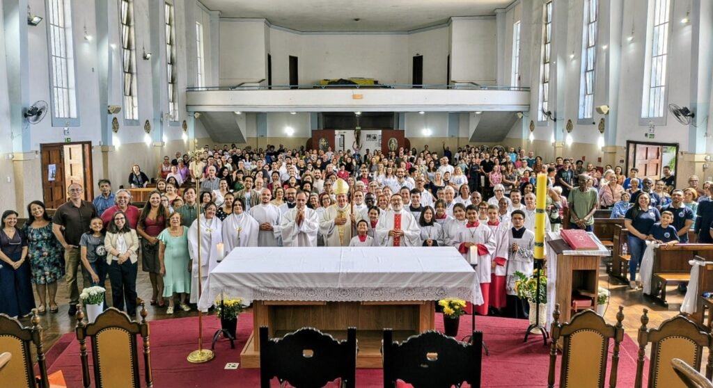Dom Celso visita paróquias na Região Ipiranga e preside missa com crismas - Jornal O São Paulo