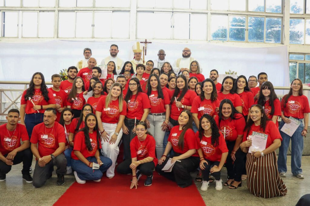 Dom Márcio Antonio dá posse ao novo Pároco da Paróquia São Marcos Evangelista - Jornal O São Paulo