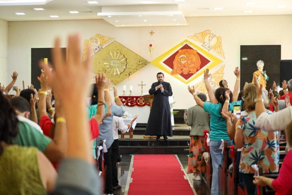 Paróquia São Pedro Apóstolo tem extensa programação no domingo da Festa da Divina Misericórdia - Jornal O São Paulo