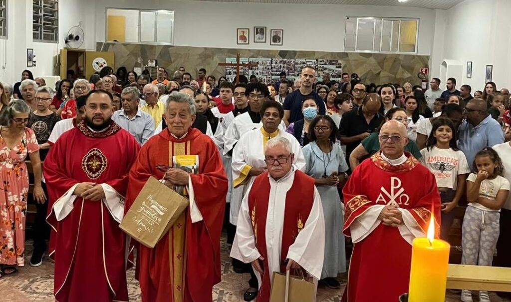 Na Região Belém, Dom Cícero preside missas com Crismas em 4 paróquias - Jornal O São Paulo