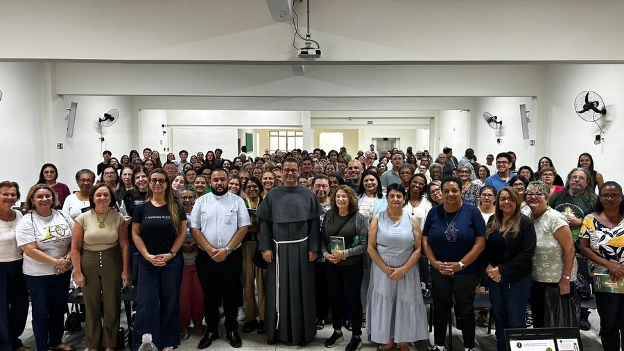 Na Região Belém, Dom Cícero preside missas com Crismas em 4 paróquias - Jornal O São Paulo