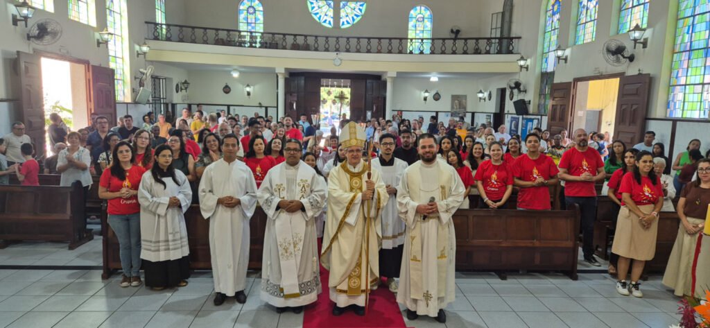 Dom Márcio Antonio preside missas com Crismas em paróquias da Região Santana - Jornal O São Paulo