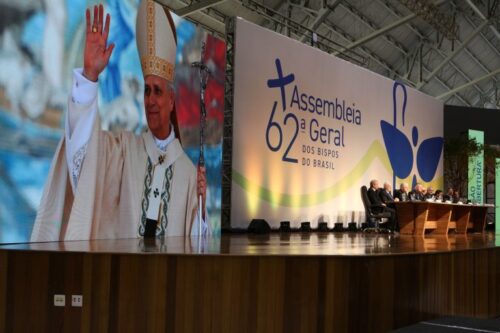 Bispos reunidos em Aparecida, São Paulo, iniciam 62ª Assembleia Geral da CNBB