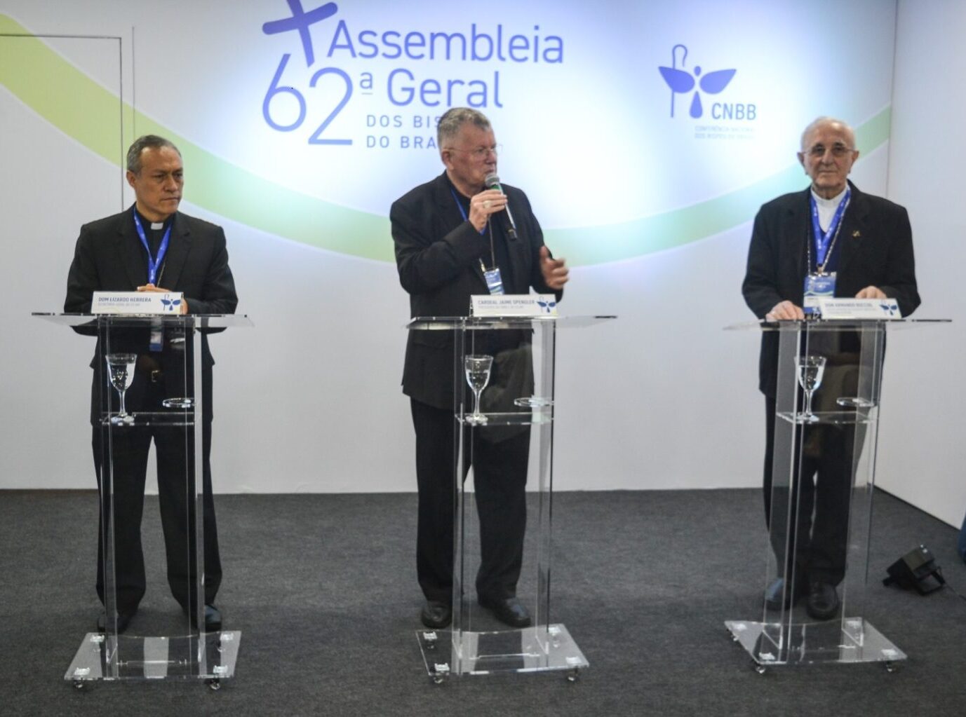 Bispos destacaram sinodalidade, desafios sociais e diretrizes evangelizadoras na primeira coletiva da 62ª Assembleia da CNBB - Jornal O São Paulo