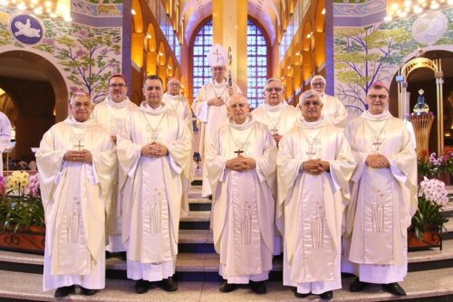 Igreja no Brasil reza por bispos jubilandos durante Celebração Eucarística no Santuário Nacional - Jornal O São Paulo