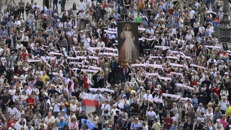 Papa: a fé deve ser alimentada com a Eucaristia todos os domingos, em comunidade - Jornal O São Paulo