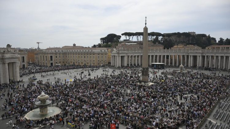 Papa: a fé deve ser alimentada com a Eucaristia todos os domingos, em comunidade - Jornal O São Paulo