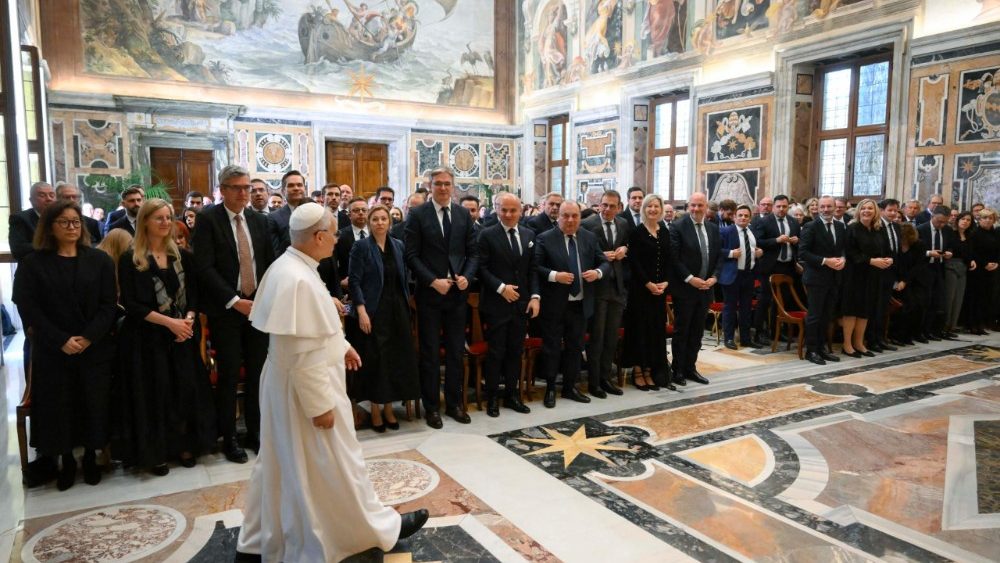 Papa: uma política ‘popular’ exige tempo, compartilhar projetos e amor pela verdade - Jornal O São Paulo