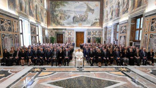 Papa: uma política ‘popular’ exige tempo, compartilhar projetos e amor pela verdade - Jornal O São Paulo