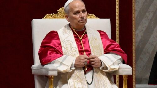 Leão XIV: ‘Basta com a idolatria de si mesmo, do dinheiro e da ostentação da força’