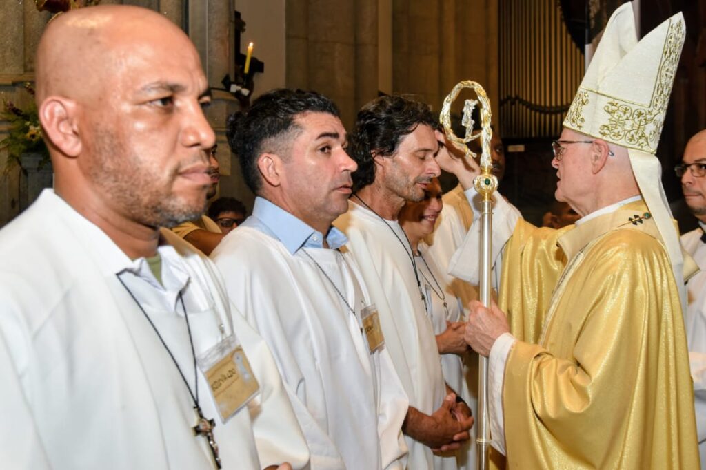 ‘Este é o anúncio desta noite: a passagem, do Senhor, da morte para a vida’ - Jornal O São Paulo