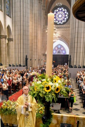 ‘Jesus nos abriu o caminho, Ele já venceu e nos conduz’, afirma Dom Odilo na Páscoa