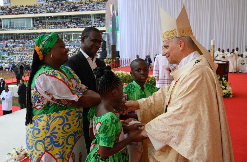 Papa se despede da África, tesouro de histórias e testemunhos de alegria e sofrimento - Jornal O São Paulo