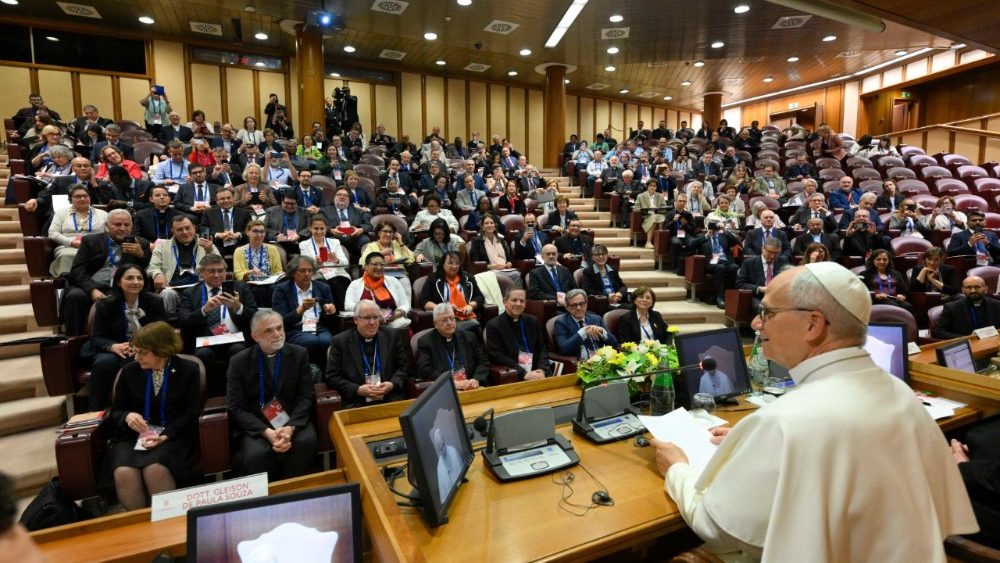 Leão XIV: no governo da Igreja, deve-se zelar pela escuta e pelo bem da comunhão - Jornal O São Paulo