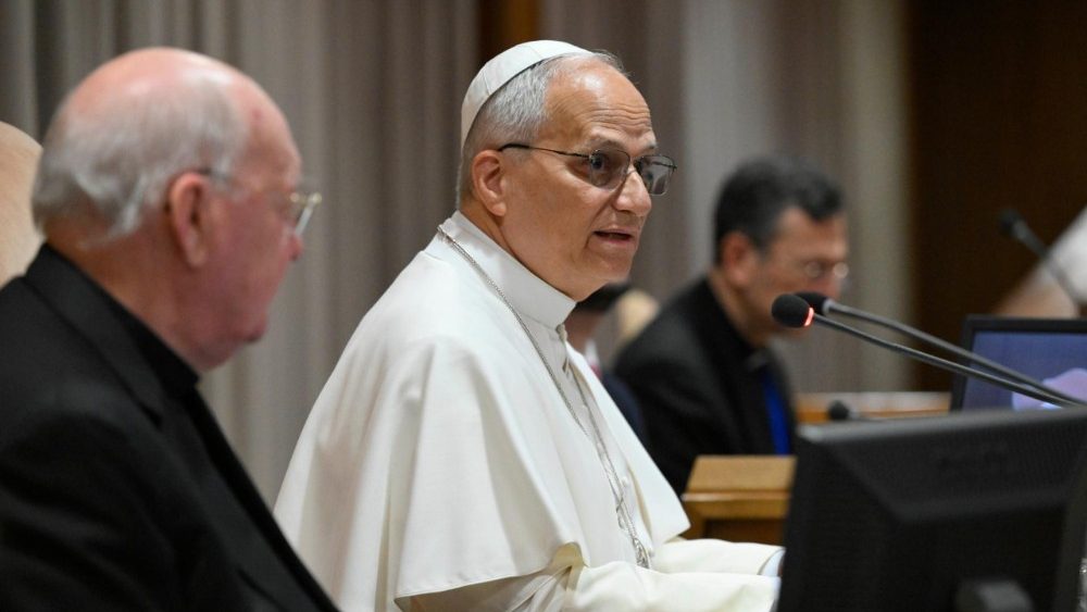 Leão XIV: no governo da Igreja, deve-se zelar pela escuta e pelo bem da comunhão - Jornal O São Paulo
